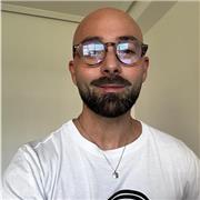 Soy un profesor con foco tanto teórico como práctico. Llevo más de 13 años trabajando en el marketing digital en multinacionales