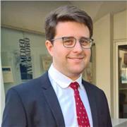 Insegnante di lettere per ragazzi frequentanti la Scuola secondaria di primo grado