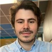 Nativo francés recién llegado a Barcelona ofrece clases dinámicas de conversación y apoyo escolar para todos los niveles.