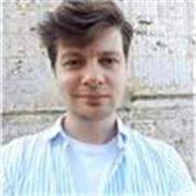 Prof ukrainien avec PhD en linguistique enseigne le russe