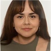 Profesora de inglés apta para todas las edades.