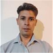 Maestro para niños y adultos adaptando las clases de acuerdo al nivel del estudiante