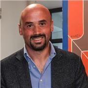 Scrittura creativa, personale/autobiografica, strutturazione per l'elaborazione di un tema. Chi sei? Scrivilo, rileggilo, amplialo