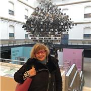 Diplomada en Magisterio con matrícula de Honor, 3 años de profesora en colegios y más de 10 dando clases particulares