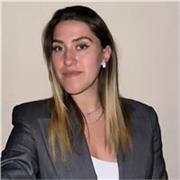 Soy una joven mujer italiana que en su vida siempre estuve en contacto con el tema de la educación y de los cuidados de niños.