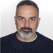 Soy un apasionado de los idiomas y cuento con una extensa formación en la enseñanza del español como lengua extranjera