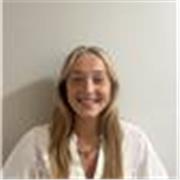 Tengo 19 años y me considero una persona entusiasta y alegre. Me gusta ayudar a los demás.