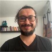 Maestro de latín y griego antiguo con más de 15 años de experiencia docente