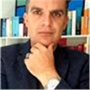 Professor com 20 anos de experiência na preparação de alunos para provas, concursos e vestibulares