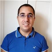 Mi chiamo Luca. Sono italiano. Essendo vissuto 7 anni in Ucraina conosco abbastanza bene la lingua ucraina. Impartisco lezioni online agli ucraini che desiderano imparare la lingua italiana