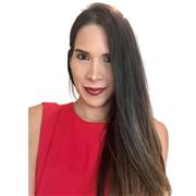Profesora de Educación Básica especializada en marketing y comunicación