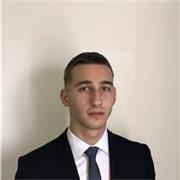 Je donne des cours de soutien scolaire en ligne ou en face à face.