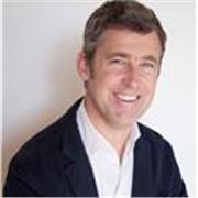 Profesor de marketing con 20 años de experiencia en empresas multinacionales, y docente en masters de escuelas como ESADE e ISDI. 