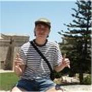 Profesora de Educación Primaria especializada en ingles y con experiencia como profesora particular.