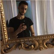 Insegnante laureato offre lezioni di chitarra classica, acustica ed elettrica