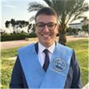 Me defino como una persona capacitada para ayudar a cualquier persona, comprometida con el trabajo y con pasión por enseñar