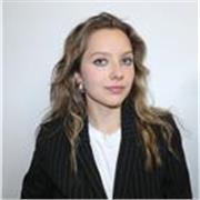 Empática, organizada y comunicativa.
Clases dirigidas principalmente a alumnos de primaria, ESO o universitarios.