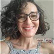 Soy maestra de clases de refuerzo de inglés para infantil y primaria con más de 12 años de experiencia.