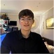 English tutor with a couple of years of experience offering private English lessons for people whose mother tongue is not English 