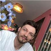 Profesor con experiencia en refuerzos didácticos para la lectura crítica, redacción y corrección de textos y escritura de ficción