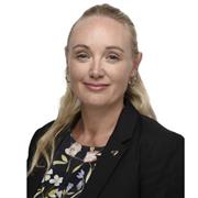 I am an experienced English teacher who can offer bespoke 1:1 tutoring sessions in order to boost progress and attainment.