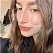 Laureanda in Giurisprudenza, diplomata al Liceo Scientifico con 100 e lode