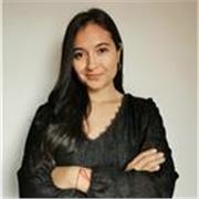 Tutor für Spanisch, für Konversationsgruppen. Ich lese gerne und unterhalte mich gerne mit Menschen. Ich bin gut im Unterrichten.