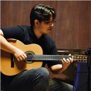 Profesor especializado en música, con enfoque en cuerdas pulsadas. Enseñanza de Lectoescritura musical