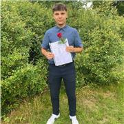 Schüler des 12. Jahrgangs auf dem Weg zum Abitur. Ich helfe gerne in Mathe!