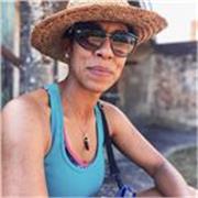 Je donne des cours de danse en présentiel et distanciel de danses pluridisciplinaires telles que danse africaine, afro jazz, zumba, renforcement musculaire, stretching, mais aussi éveil à la danse pour tout public.... Je suis quelqu'un de polyvalente et d