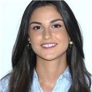 Soy maestra de Educación Infantil y el español es mi primer idioma, por lo tanto soy una experta en la materia.