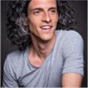 Profesor profesional de teatro, expresión corporal, técnica vocal..