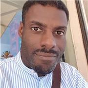 I define myself as an English Language Coach.
I improve language confidence without stress and use a brain-friendly approach.