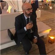 Laureato in Economia aziendale, impartisco lezioni di Economia, italiano, matematica, (ed altre)