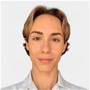 Profesor especializado en la enseñanza del inglés como segunda lengua (TESOL) y preparación de exámenes de Cambridge (B1-C1)