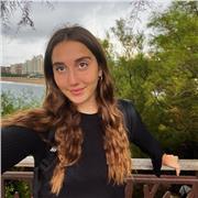 soy una deportista de EEUU. He venido a Bilbao para entrenar y estudiar. Soy muy amable y paciente con los alumnos y tengo un horario muy flexible
