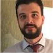 Insegnante di Portoghese nato in Brasile que abita a Portogallo