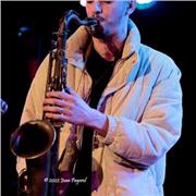 Estudiante de grado superior de Saxo jazz ofrece clases particulares a domicilio o en mi vivienda de saxofón para principiantes