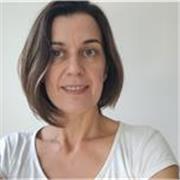 Professora de Català i Espanyol. Llicenciada en Filologia Hispànica imparteix classes de català i castellà on line