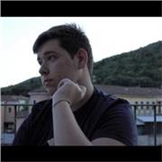 Ragazzo offre ripetizioni a ragazzi di scuola primaria e secondaria di primo grado