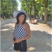 Docente di italiano con specializzazione di sostegno, impartisce lezioni ad alunni scuola primaria e secondaria di primo grado