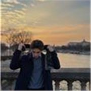 Laureando in Ingegneria Navale impartisce ripetizioni di matematica a ragazzi delle scuole superiori e scuole medie