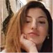 Laureata in Scienze dei beni culturali impartisce lezioni di italiano, storia, filosofia, arte e materie umanistiche sia per classi elementari sia per medie e superiori