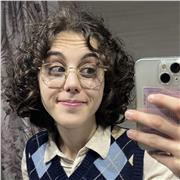 Offro lezioni di chitarra per i più piccoli o per chi è alle prime armi. Sono una giovane musicista che studia chitarra, canto e t