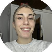 estoy estudiando un grado superior de educación infantil. Me encanta tratar con niños y estoy dispuesta a ayudarles.