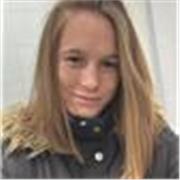 Me defino como una persona que puede ayudar a los niños que les cuestan más prestar atención. Tengo mucha paciencia.