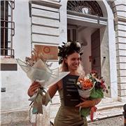 Laureata in Storia e Relazioni Internazionali impartisce ripetizioni in inglese. Ho frequentato il Liceo Linguistico Esabac