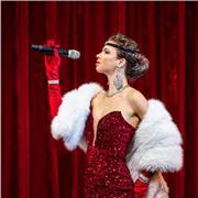 Jazz-Sängerin mit über 10 Jahren Bühnenerfahrung, Studium im Fach Jazzgesang am Internationalen Konservatorium in Prag