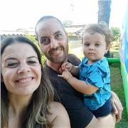 Laureata all'Accademia di belle Arti in pittura, incisione e rilegatoria artistica impartisce lezione per adulti e bambini da 6 a 99 anni