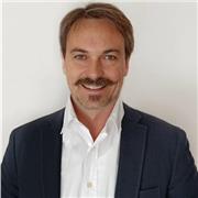 un profesor de francés, nativo, experimentado y muy motivador